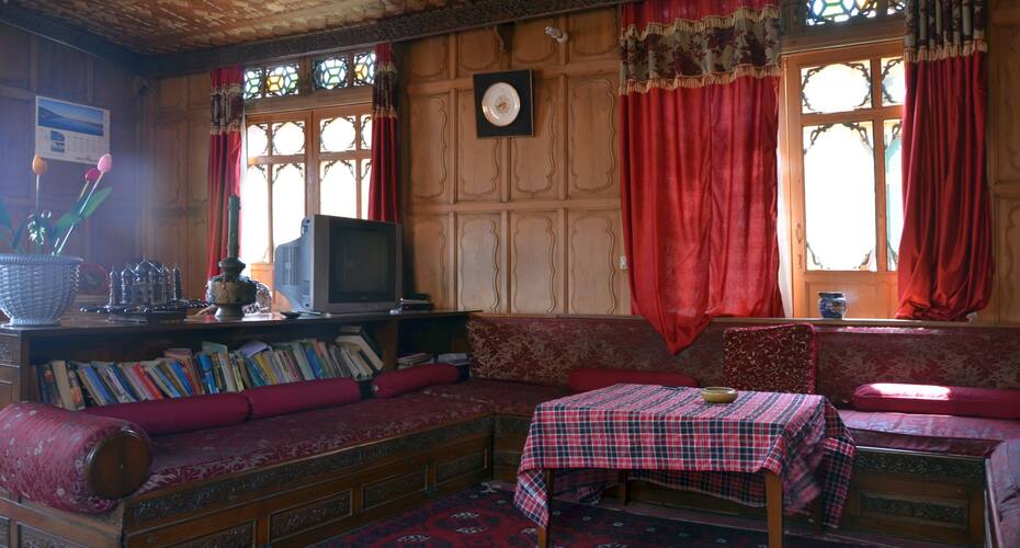 Alif Laila  Houseboat, Srinagar 3